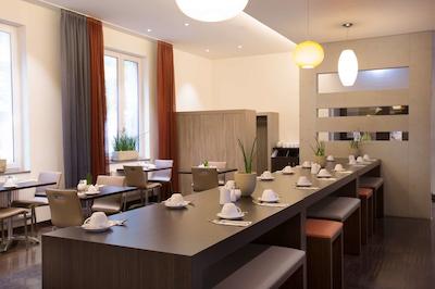 سلکت هتل برلین د وال