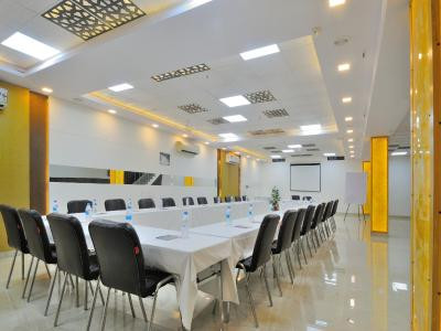 اسکای ریچ اینترنشنال
