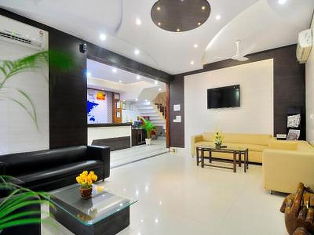 اسکای ریچ اینترنشنال