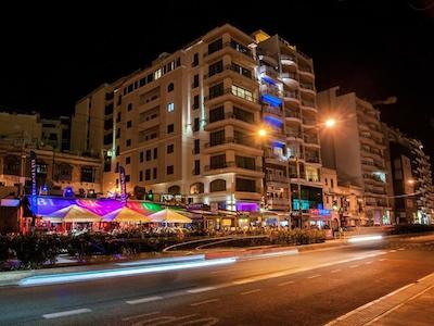 پبلز بوتیک اپاردتل