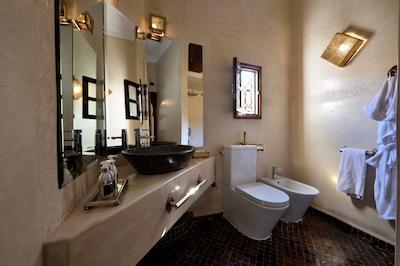 ریاد لز امنیتز