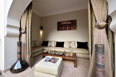 ریاد لز امنیتز