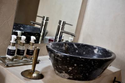 ریاد لز امنیتز