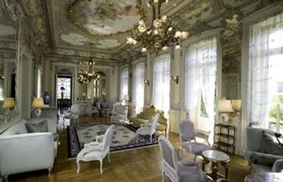 پستانا پالاس