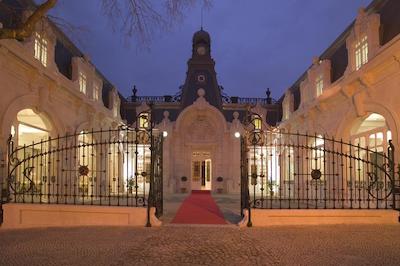 پستانا پالاس