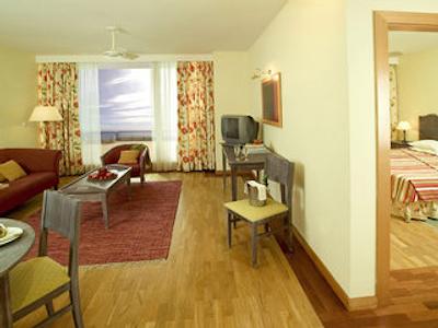 پستانا اتالا