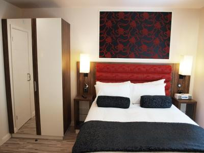 سیمپلی رومز اند سویتز