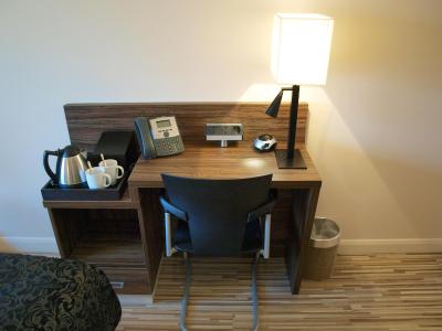 سیمپلی رومز اند سویتز