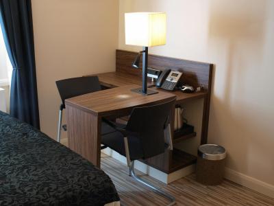 سیمپلی رومز اند سویتز