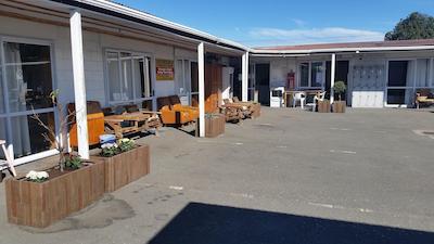 راسکورس باکپاکرز هستل