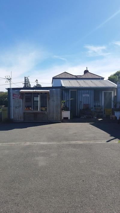 راسکورس باکپاکرز هستل