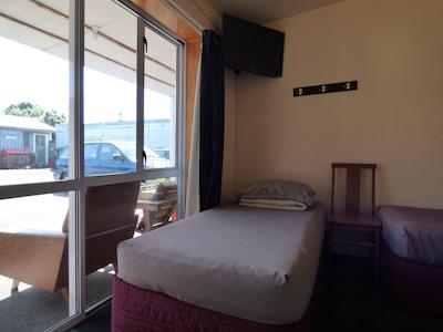 راسکورس باکپاکرز هستل