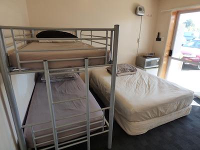 راسکورس باکپاکرز هستل