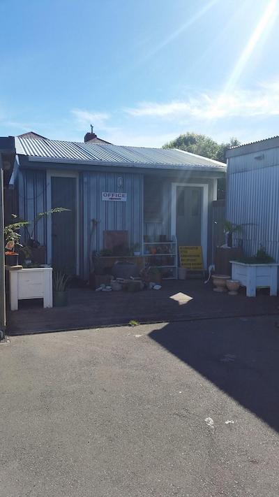 راسکورس باکپاکرز هستل