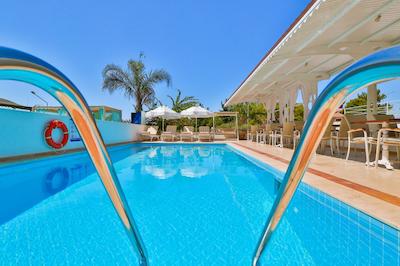 لیندا بیچ بوتیک کلاز هتل