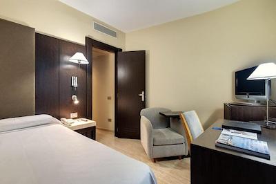 نه ایمپریال پلا