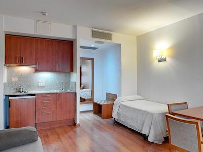 هتل اکتا ازول