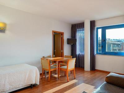 هتل اکتا ازول