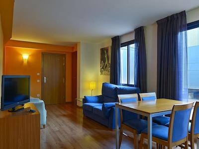 هتل اکتا ازول