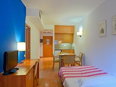 هتل اکتا ازول