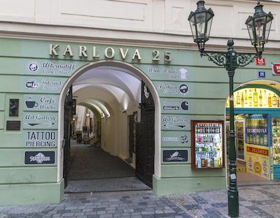 کارلوا پراگو اپارتمنتز