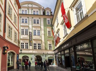 کارلوا پراگو اپارتمنتز