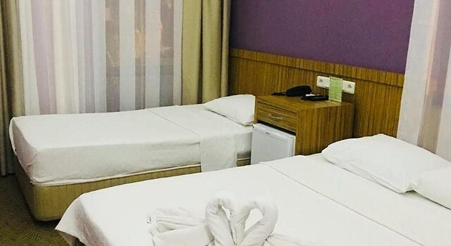 لارا کاپریز
