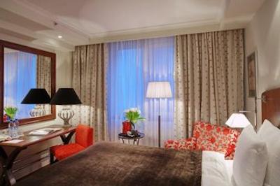 سولو سوکوس هتل پالاس بریج