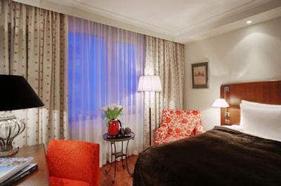 سولو سوکوس هتل پالاس بریج