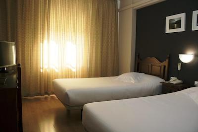 اریاده هستل