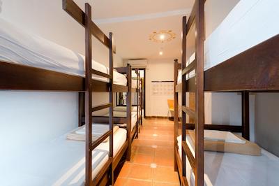 اُاسیز باکپاکرز هستل گرانادا