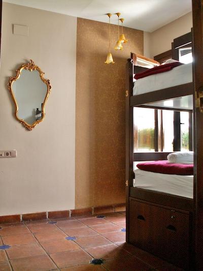 اُاسیز باکپاکرز هستل گرانادا