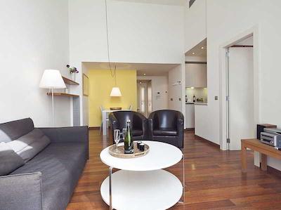 اینسید بارسلنا اپارتمنتز مرکات