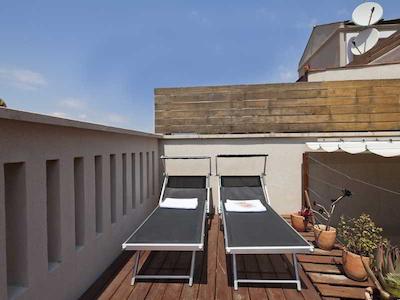 اینسید بارسلنا اپارتمنتز مرکات