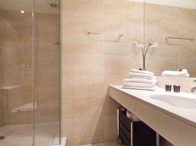 اینسید بارسلنا اپارتمنتز مرکات