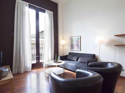 اینسید بارسلنا اپارتمنتز مرکات