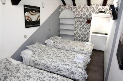 هستال ابریل