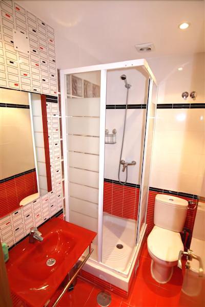 هستال ابریل