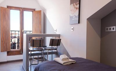 هستال ابریل