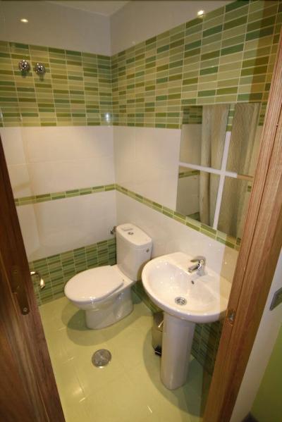 هستال ابریل