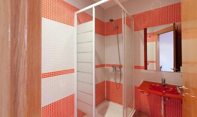 هستال ابریل