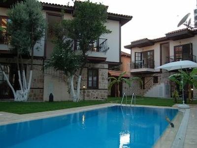 د سویت اپارت هتل