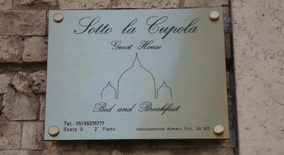 سُتو لا کوپلا گوست هوس