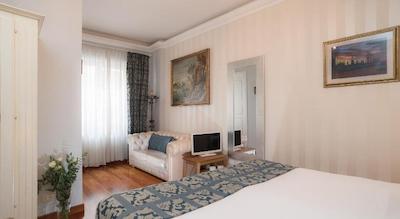 سُتو لا کوپلا گوست هوس