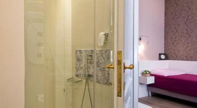 رلیز مادالنا کامر این رما