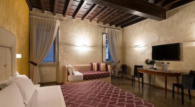 رلیز مادالنا کامر این رما