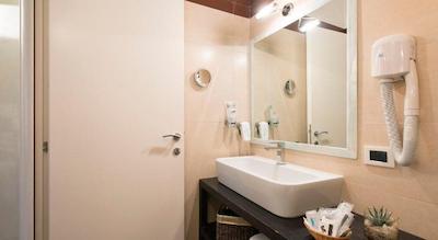 رلیز مادالنا کامر این رما