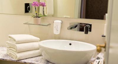 رلیز مادالنا کامر این رما