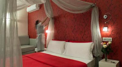 رلیز مادالنا کامر این رما