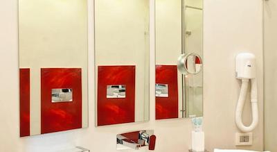 رلیز مادالنا کامر این رما